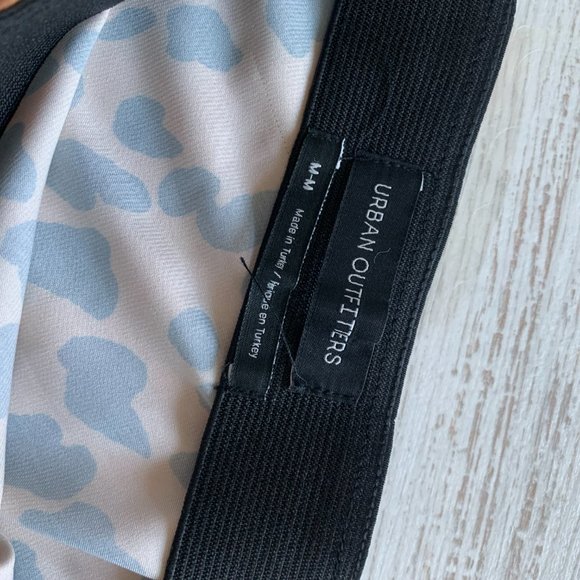 Mid-length leopard print skirt - Picture 2 of 2